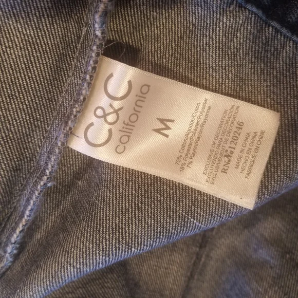 New with Tags C&C California Blue Denim Jacket White Fluffy Collar Size Medium - Picture 8 of 9